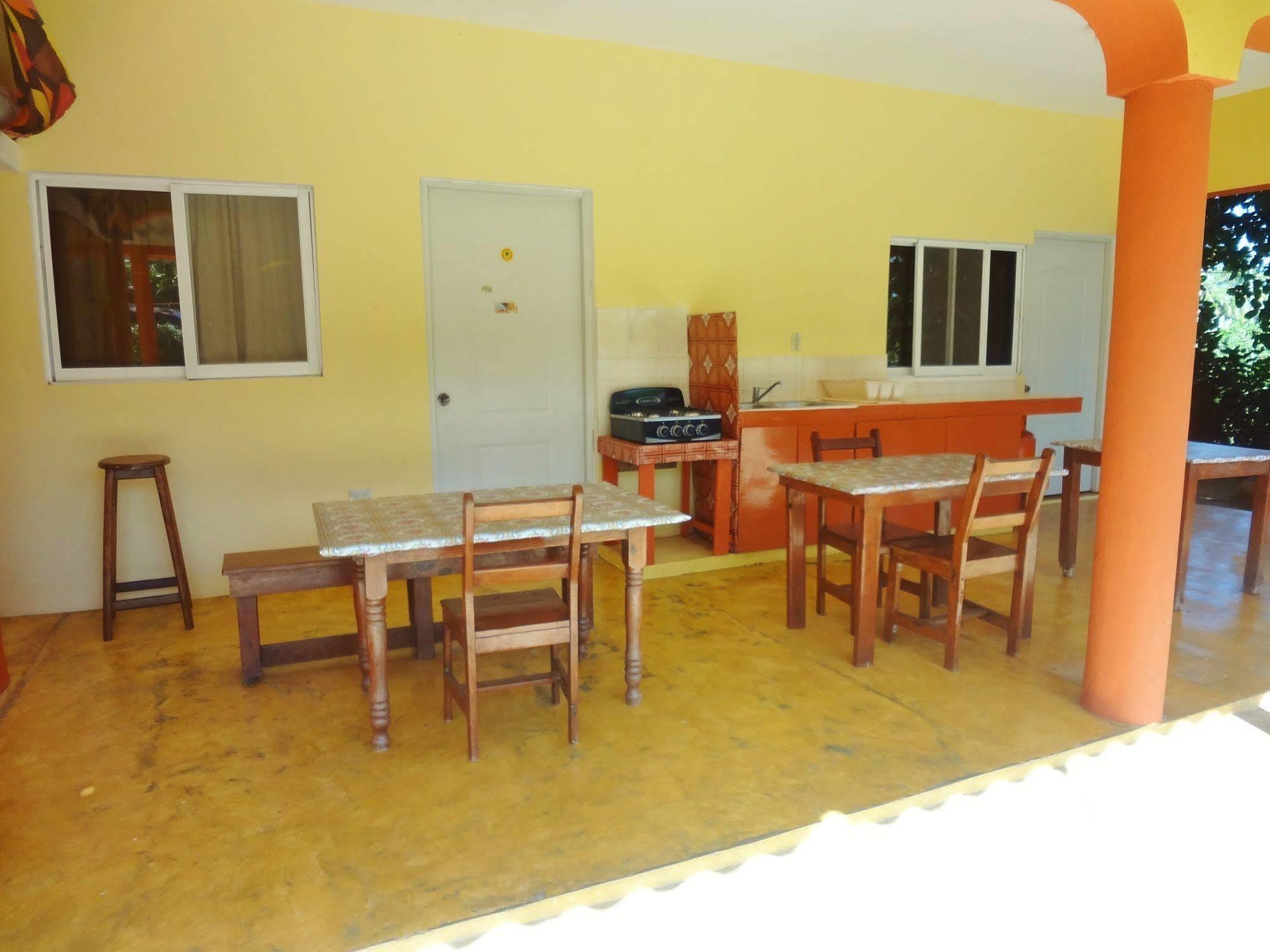Gipsy Ranch Rooms Кабарете Екстериор снимка
