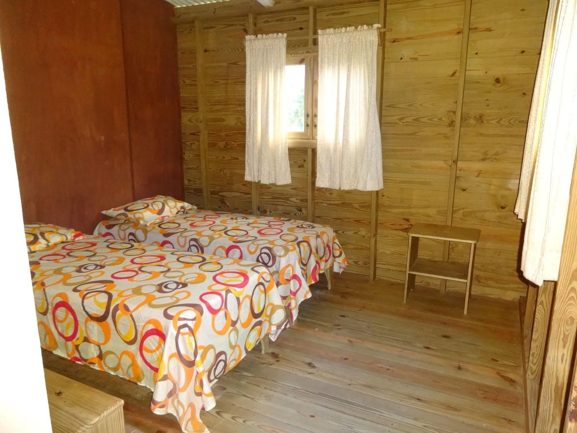 Gipsy Ranch Rooms Кабарете Екстериор снимка