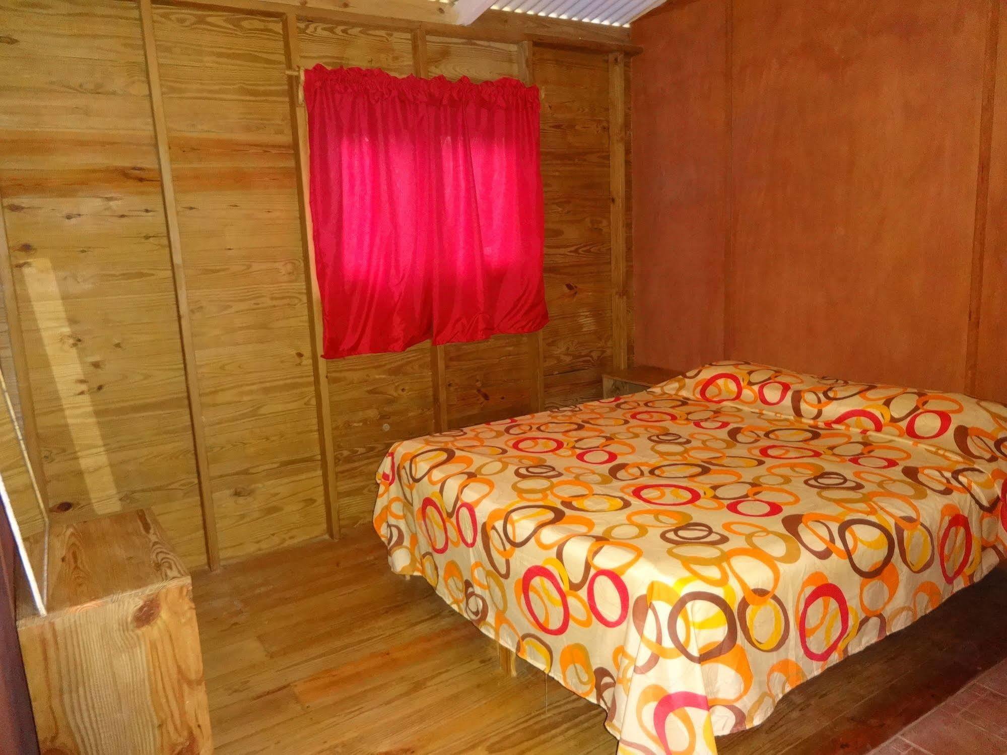 Gipsy Ranch Rooms Кабарете Екстериор снимка