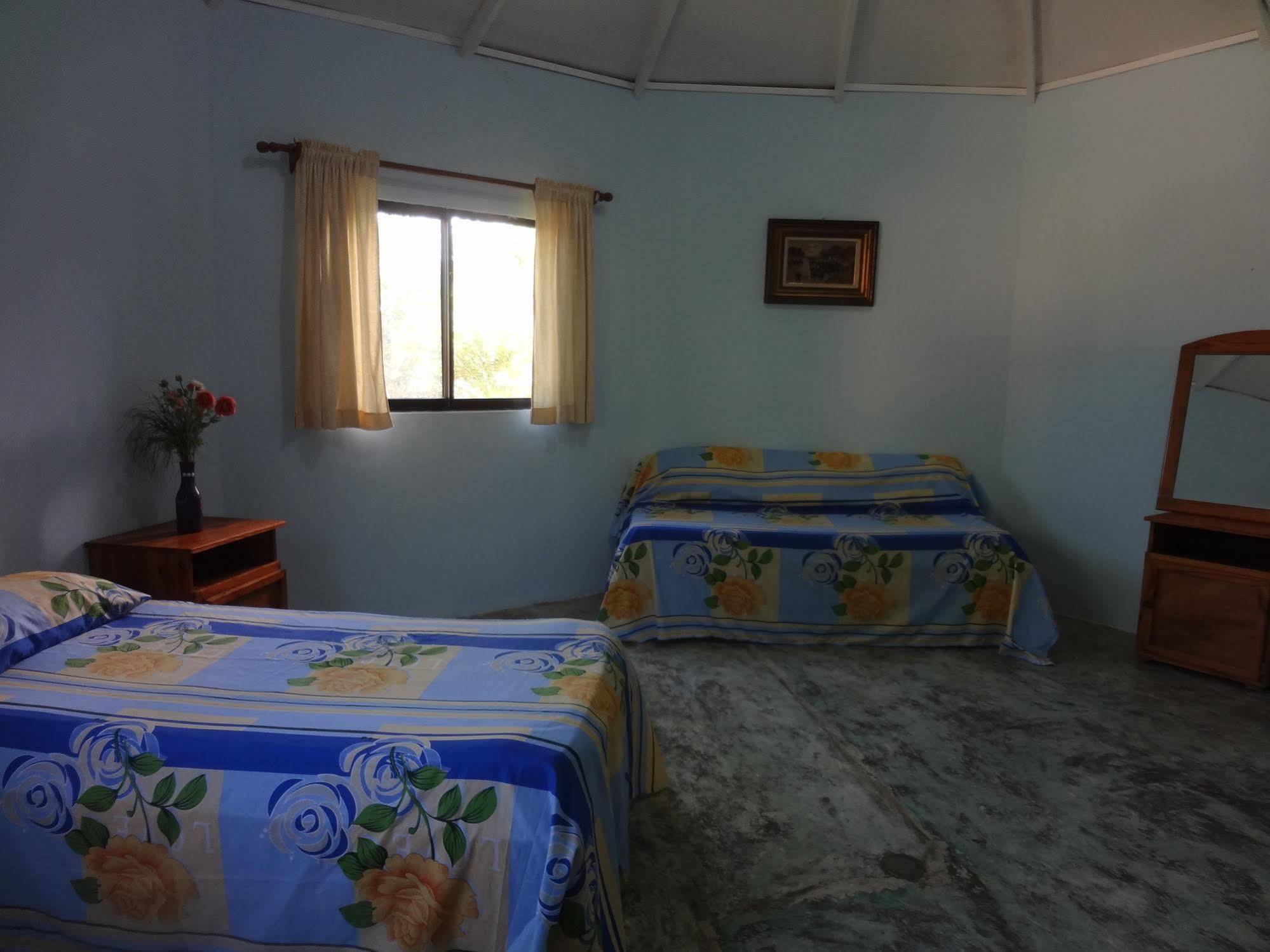 Gipsy Ranch Rooms Кабарете Екстериор снимка